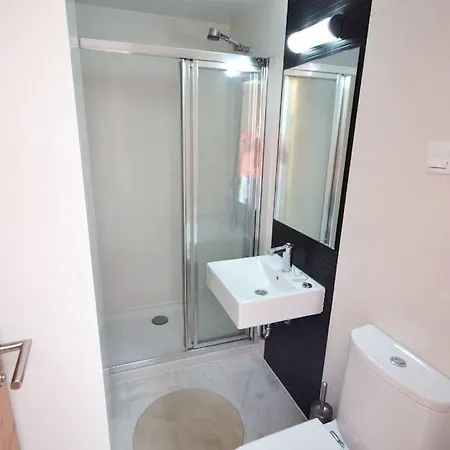 Superb Penthouse In 푸엔히롤라